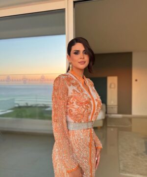 Salma Rachid Instagram - مغررررمة باطلالتي لحفلي اليوم بمهرجان العرائش 😍🧡نشوفكم بعد قليل على خشبة المسرح 
متشوووقة نشوف حبابي بمدينة العرائش😍
@mjccgov ❤️🇲🇦
الحيحة اليوم ايوا قولولي كيجاتني التكشيطة و الفخامة المغربية🇲🇦🧡؟
قفطاني تمصميم : @amiralebsatte 🧡