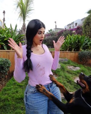 Salma Rachid Instagram - الصورة 1 : وقوع الحادثة.
الصورة 2 : مشا ليا اعز تريكو عندي.
الصورة 3 : لقيت الحل، Tide للغسالة الاوتوماتيكية.
الصورة 4 : يالاه نستعملوه و نشوفو النتيجة.
الصورة 5 : مع Tide، عادي عادي ما تعصبشاي.
#hyatna_blwanha @tide__maroc #Ad