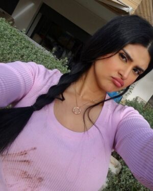 Salma Rachid Instagram - الصورة 1 : وقوع الحادثة.
الصورة 2 : مشا ليا اعز تريكو عندي.
الصورة 3 : لقيت الحل، Tide للغسالة الاوتوماتيكية.
الصورة 4 : يالاه نستعملوه و نشوفو النتيجة.
الصورة 5 : مع Tide، عادي عادي ما تعصبشاي.
#hyatna_blwanha @tide__maroc #Ad