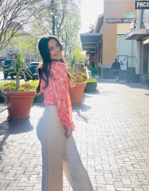 Salsabiela A Instagram - كل عام وأنتم بخير 🧡
Eid Mubarak 🤍