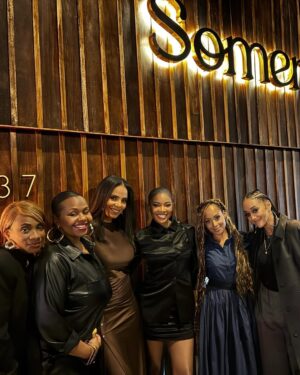 Sanaa Lathan Instagram - Got out the house last night 🤎 #GabrielleUnion #Ipsy #somerville