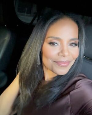 Sanaa Lathan Instagram - Got out the house last night 🤎 #GabrielleUnion #Ipsy #somerville