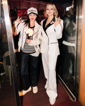 Sandara Park Instagram - I love The Leaders 🐉🍒🐰