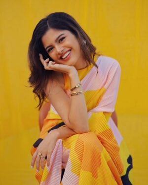 Sanjana Krishnamoorthy Instagram - Fancy a falooda? 😙

Styled by @deekshitanikkam 
Photography @thatmadraskaran 
Outfit by @studiovirupa 
jewellery by @heerbypriyanka
makeup by @kabooki_mua 
hair by @priyas_hairaffair