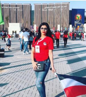 Sara Abdulrahman Instagram - عل وضعنا يا مصريين 🇪🇬💪🏻ان شاء الله مصر هتكسب المغرب 🇪🇬🇪🇬⚽️⚽️⚽️