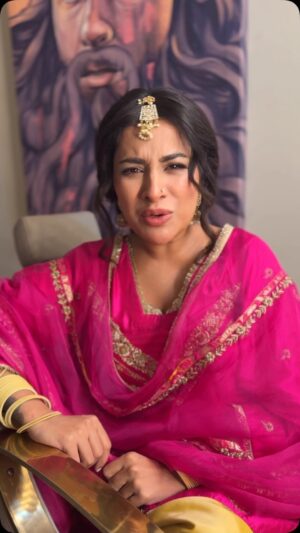 Sara Gurpal Instagram - Hindi ya Haryanvi ???
#ProudHaryanvi #JaiHaryana