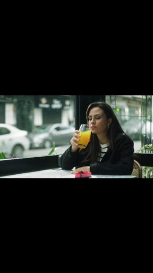 Sara Lalama Instagram - اول لقاء بين امال و امين ❤️

#اللي_فات_مات #رمضان2025 #دراما_جزائرية