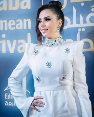 Sara Lalama Instagram - جد سعيدة و فخورة كوني ساهمت في نجاح مهرجان عنابة للفيلم المتوسطي مع فريق شاب ذو رؤية مليئة بالشغف 
شكرا لكل فريق المهرجان اللذي شاركني التجربة ❤️
شكرا #عنابة 💪
#عنابة_تعيش_السينما