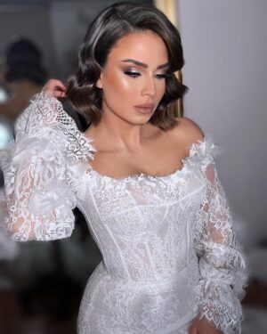 Sara Lalama Instagram - Saha ftourkoum 🤍
En résumé: Meilleur endroit pour vos robes de soirées/mariées c'est chez @simacouture_paris 🤍❤️🤍❤️
Makeup by l'artiste @nora_makeupartiste 
Hair by the best @sako_coiffure 

#sara_lalama #algerie #tunisie #istanbul #behappy #bepositive #goodvibes