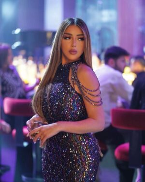 Sarah Ahmed Salama Instagram - Fairuz ✨✨

#نقطة_سودة 
‏#mbcmasr 
#فيروز 
#سارة_سلامة 
#sarahsalama 
#شاهد