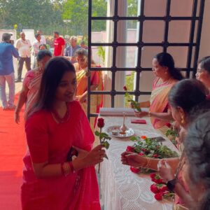 Saranya JaiKumar Instagram - SRM public school identifies women achievers and encourages them with awards . Very happy to present the award to Muthamizhselvi - first girl from Tamilnadu to climb Mt Everest . Her story is so impressive that young girls these days have many lessons to learn from her . My hearty congrats to all other award winners . Special appreciation to @pachydermtales Uma for your work in literature that fetched you the award today . 

Dr SARANYA JAIKUMAR 
Educational Psychologist