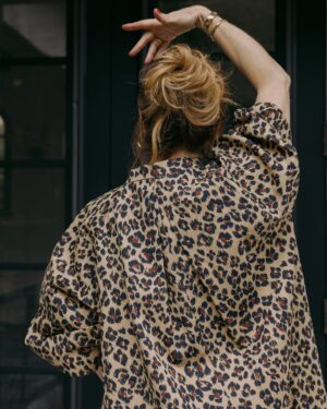 Sasha Alexander Instagram - spotted: leopard is my new neutral. Just add lemons🍋. www. sashaalexander. us