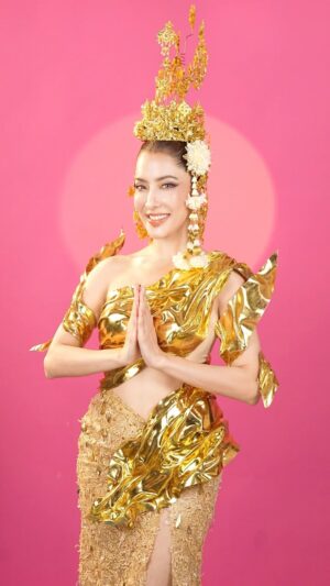Savika Chaiyadej Instagram - Songkran festival are u ready 💦 

#พิ้งกี้สาวิกา #pinkysavika #thailand #songkran #สงกรานต์ #songkranfestival