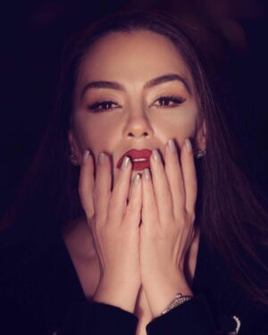 Sherihan Instagram - أستحلفك بخالقك أن تعوّد مرة آخرى صادقاً متسامحاً إلى جميع قلوب البشر، أستحلفك بمعناك الأصل والحقيقي بأن لا تُفَارق أو تُفْرق قلب أو نَفْس، أستحلفك بالله وأستسمحك أن تولَد فينا من جَديد، ولا تجعلنا مجرد أشياء ، أدوات ، أموات على قيد الحياة الدنيا 
#الحب  #الحب_حياة .. #شريهان ♥