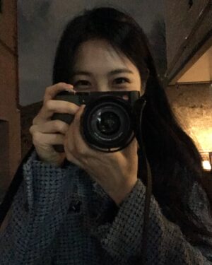 Shin Ye-eun Instagram - 사진찍는거 재밌더🦋