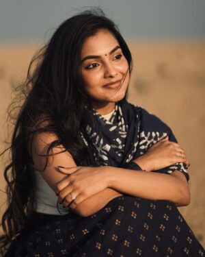 Shravnitha Srikanth Instagram - Gone with the wind!!!

@mano_graphy_ 
@risshie_photography_ 

#photographer #photos #shoot #beach #beachfun #happy #happyme❣️ #casual #love #explore #explorepage