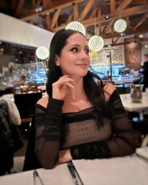 Silvana Arias Instagram - Plan with purpose. Focus with determination. Achieve with faith. Trust God—He’ll guide you every step of the way. 🙌🏼✨❤️ 
#NewYearFaith #TrustGod #Feliz2025