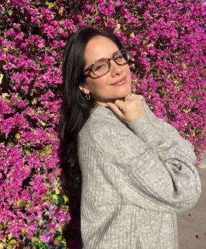 Silvana Arias Instagram - Rejoice always, pray continually, give thanks in all circumstances… 🌺