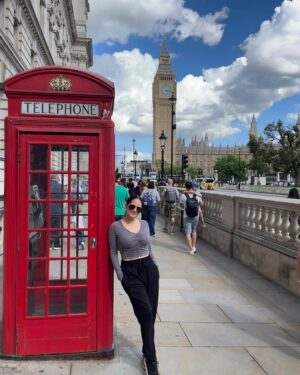 Silvana Arias Instagram - “Jobs fill your pocket. Adventures fill your soul.” 🙌🏼 More travel content only for subscribers 🤫
#londondiaries