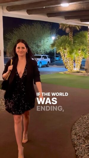 Silvana Arias Instagram - 🖤 Dress: @zara 
🖤 Blazer: @theory__ 
🖤 Handbag: @ysl 
#dinneroutfit #datenightoutfit #rehearsaldinneroutfit #zaradresses #palmdesertlife