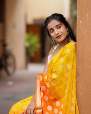 Sindhuja Hari Instagram - Being happy never goes out of style 🔆
In frame @sindhujahari 
Mua @glambyramya 
Retouch @retouch_by_gokul 
@fineshinejewels  @_gina_couture 
📸 #raghul_raghupathy