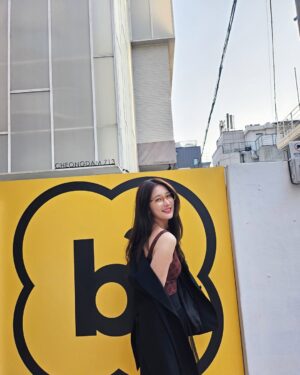 Son Ji-hyun Instagram - 조금씩 하나씩 천천히 ✨️🍋💛💫
그러다보면
.
.
.
@barresquare_official 
@sudall____ 
@huit_kr