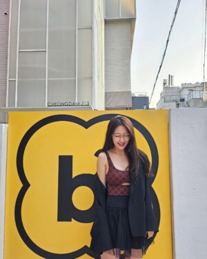 Son Ji-hyun Instagram - 조금씩 하나씩 천천히 ✨️🍋💛💫
그러다보면
.
.
.
@barresquare_official 
@sudall____ 
@huit_kr