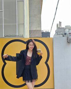 Actress Son Ji-hyun HD Photos and Wallpapers April 2025