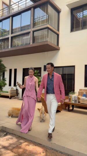 Sopitnapa Chumpanee Instagram - “Last Sunday, we dressed up,and celebrated love at a beautiful wedding!” 

#khunsopideverydaylook 
#คุณโสภิตมีเรื่องจะเล่า 

นานๆทีจะใส่สีชมพู 💞

@biathai 💋♥️
@nobu_kiko_thecorgi