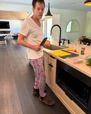 Sosie Bacon Instagram - Shots from visiting dad on the set of  @nowscreamingpv in Georgia. It’s finally out so I can finally share these pants with the world. Go check out THE BONDSMAN on @amazonprime including @svrtcntraclt