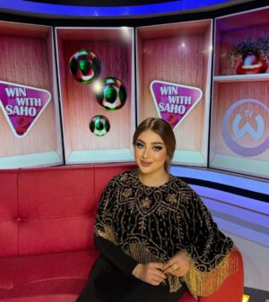 Souhila Ben Lachhab Instagram - مساؤوووو 💕
وش رايكم في حلقة اليوم @elwataniatv 

@kayas_collection1 💕

@mkp_sister_goals 💕

@salon_beautedujour 💕

@diamond__luxury__ 💕

#souhilabenlachhab #algeria #ramadan #سهيلة_بن_لشهب #الجزائر #رمضان