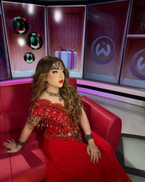 Souhila Ben Lachhab Instagram - كل امازيغي حر يبان هنا ❤️

#اللباس_التقليدي_الامازيغي 
من عندي حبيبتي @neggafa_de_luxe ❤️

Makeup @mkp_sister_goals ❤️

Hair @salon_beautedujour ❤️

Taken by @aniaphotographe_16 ❤️

#souhilabenlachhab #algeria #سهيلة_بن_لشهب #الجزائر