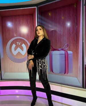 Souhila Ben Lachhab Instagram - #black 🖤🎶

Thanks for @sara__bessas ✨

Makeup @mkp_sister_goals ✨

Hair @salon_beautedujour ✨

Accessories @diamond__luxury__ ✨

#souhilabenlachhab #algeria #سهيلة_بن_لشهب #الجزائر