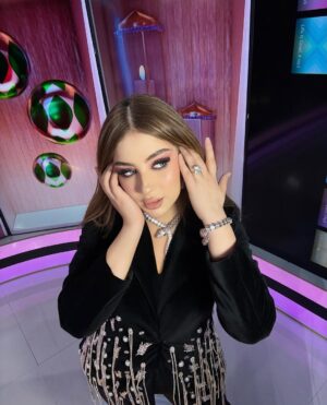 Souhila Ben Lachhab Instagram - #black 🖤🎶

Thanks for @sara__bessas ✨

Makeup @mkp_sister_goals ✨

Hair @salon_beautedujour ✨

Accessories @diamond__luxury__ ✨

#souhilabenlachhab #algeria #سهيلة_بن_لشهب #الجزائر