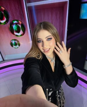 Souhila Ben Lachhab Instagram - #black 🖤🎶

Thanks for @sara__bessas ✨

Makeup @mkp_sister_goals ✨

Hair @salon_beautedujour ✨

Accessories @diamond__luxury__ ✨

#souhilabenlachhab #algeria #سهيلة_بن_لشهب #الجزائر