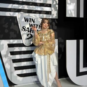 Souhila Ben Lachhab Instagram - يلا يا ولاد العاصمة ولاد الهمة و الشان بانوا 💕✨

الغليلة العاصمية من عند حبيبتي @neggafa_de_luxe 

Makeup @mkp_sister_goals 

Hair @salon_beautedujour 

Accessoires @neggafa_de_luxe 

#souhilabenlachhab #algeria #سهيلة_بن_لشهب #الجزائر #اللباس_التقليدي_الجزائري