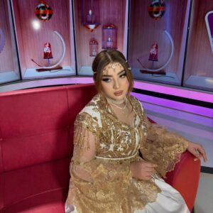Souhila Ben Lachhab Instagram - يلا يا ولاد العاصمة ولاد الهمة و الشان بانوا 💕✨

الغليلة العاصمية من عند حبيبتي @neggafa_de_luxe 

Makeup @mkp_sister_goals 

Hair @salon_beautedujour 

Accessoires @neggafa_de_luxe 

#souhilabenlachhab #algeria #سهيلة_بن_لشهب #الجزائر #اللباس_التقليدي_الجزائري