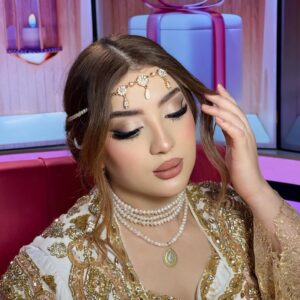 Souhila Ben Lachhab Instagram - يلا يا ولاد العاصمة ولاد الهمة و الشان بانوا 💕✨

الغليلة العاصمية من عند حبيبتي @neggafa_de_luxe 

Makeup @mkp_sister_goals 

Hair @salon_beautedujour 

Accessoires @neggafa_de_luxe 

#souhilabenlachhab #algeria #سهيلة_بن_لشهب #الجزائر #اللباس_التقليدي_الجزائري