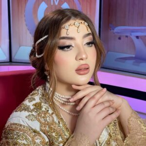 Souhila Ben Lachhab Instagram - يلا يا ولاد العاصمة ولاد الهمة و الشان بانوا 💕✨

الغليلة العاصمية من عند حبيبتي @neggafa_de_luxe 

Makeup @mkp_sister_goals 

Hair @salon_beautedujour 

Accessoires @neggafa_de_luxe 

#souhilabenlachhab #algeria #سهيلة_بن_لشهب #الجزائر #اللباس_التقليدي_الجزائري