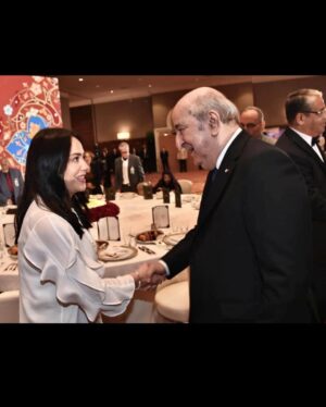 Souhila Mallem Instagram - ‎في اليوم الوطني للفنان المصادف للثامن من جوان، تشرفت كثيرا بحضوري مراسم الطبعة السابعة عشرة لجائزة رئيس الجمهورية، سعدت كثيرا بتواجدي مع كبار الفنانين الذين قدموا كثيرا للساحة الفنية، سعدت أيضا بلقائي لفنانين جمعنا معهم هذا اليوم الذي أتقدم بالشكر فيه لرئيس الجمهورية و ووزيرة الثقافة على الدعوة و تكريم الوجوه الشابة التي تعد مستقبل الفن ببلادنا، فمن لا يملك تاريخ لا يملك مستقبل و الجزائر التي قدمت علي معاشي تملك أسماءا و ستظل كذلك، اليوم الوطني للفنان نطالب فيه بأن يلقى الفنان الاحترام و أن يلقى الدعم و السند دائما فهو أيضا سفير بأعماله و رسالته ، مرة أخرى أشكر كل من ساهم في تنظيم حفل يوم أمس، و أشكر جمهوري دائما الذي هو سندي و دعمي.
‎#الفن، احترام، رسالة، هوية وطن.
 🇩🇿💪🏻👏🏻⚡️