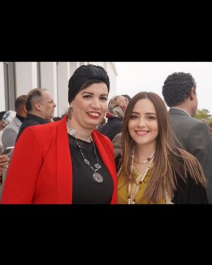 Souhila Mallem Instagram - بمبادرة كريمة من طرف وزيرة الثقافة والفنون السيدة "صورية مولوجي" ، سعدت بحضور الحفل الجميل التي نظمته على شرف الفنانات و الفنانين الجزائريين من مختلف ربوع الوطن، كانت لمة رائعة، شكرًا لك سيدتي الراقية ✨🥰