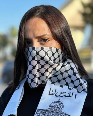 Souhila Mallem Instagram - نطالب المجتمع الدولي  بالتدخل العاجل لايجاد الحل الدائم للقضية الفلسطينية.
نحن لم نعُد نتحمل  رؤية معاناة الشعب الفلسطيني وكل الشعوب الأخرى المساندة له ، حان الوقت لأن ينعم هذا الشعب بالسلام ، وهذا السلام لن يتحقق الا بانهاء الاحتلال واحترام حق الشعب الفلسطيني في الحرية والاستقلال. 
‏🇩🇿🇵🇸🇩🇿🇵🇸✊🏽🤲🏻