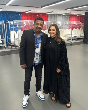 Souhila Mallem Instagram - شكرا #قطر، كنت فخرا للعرب، مونديال ناجح بامتياز بشهادة الجميع ، نسخة استثنائية ابهرت فيها العالم ، تنظيم متميز، كان في أعلى مستوى، زوار قدموا من كل أنحاء العالم شهدوا عادات و تقاليد بلد عربي أصيل، في قطر عشت تجربة أخرى في اكبر تظاهرة كروية، شهدت فيها ثقافة بلد، و ثقافات متعددة، شخصيات حضرت كانت عند الموعد، و قطر وفت بوعدها، كانت الجزائر غائبة ولكن كانت حاضرة مساندة، شكرا على هذه الدعوة التي خصني بها وكيل اعمالي حسان قديورة ، و كل من كان سببا في تواجدي في قطر العرب التي رفعت سقف التميز و الابداع و العاقبة لبلدي الحبيب و لما لا التواجد في مونديال 2026 

#souhilamallem 
@onfiresports 
@sheikh.fc 
@barbaric.studios
