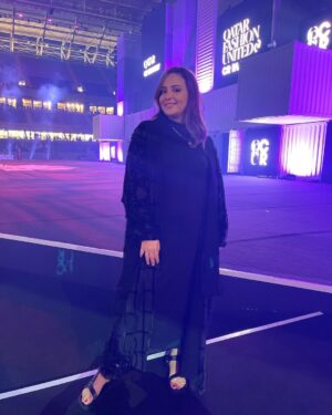 Souhila Mallem Instagram - شكرا #قطر، كنت فخرا للعرب، مونديال ناجح بامتياز بشهادة الجميع ، نسخة استثنائية ابهرت فيها العالم ، تنظيم متميز، كان في أعلى مستوى، زوار قدموا من كل أنحاء العالم شهدوا عادات و تقاليد بلد عربي أصيل، في قطر عشت تجربة أخرى في اكبر تظاهرة كروية، شهدت فيها ثقافة بلد، و ثقافات متعددة، شخصيات حضرت كانت عند الموعد، و قطر وفت بوعدها، كانت الجزائر غائبة ولكن كانت حاضرة مساندة، شكرا على هذه الدعوة التي خصني بها وكيل اعمالي حسان قديورة ، و كل من كان سببا في تواجدي في قطر العرب التي رفعت سقف التميز و الابداع و العاقبة لبلدي الحبيب و لما لا التواجد في مونديال 2026 

#souhilamallem 
@onfiresports 
@sheikh.fc 
@barbaric.studios