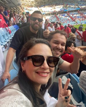 Souhila Mallem Instagram - شكرا #قطر، كنت فخرا للعرب، مونديال ناجح بامتياز بشهادة الجميع ، نسخة استثنائية ابهرت فيها العالم ، تنظيم متميز، كان في أعلى مستوى، زوار قدموا من كل أنحاء العالم شهدوا عادات و تقاليد بلد عربي أصيل، في قطر عشت تجربة أخرى في اكبر تظاهرة كروية، شهدت فيها ثقافة بلد، و ثقافات متعددة، شخصيات حضرت كانت عند الموعد، و قطر وفت بوعدها، كانت الجزائر غائبة ولكن كانت حاضرة مساندة، شكرا على هذه الدعوة التي خصني بها وكيل اعمالي حسان قديورة ، و كل من كان سببا في تواجدي في قطر العرب التي رفعت سقف التميز و الابداع و العاقبة لبلدي الحبيب و لما لا التواجد في مونديال 2026 

#souhilamallem 
@onfiresports 
@sheikh.fc 
@barbaric.studios