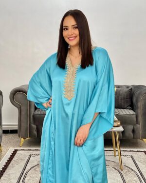 Souhila Mallem Instagram - صح عيدكم لحباب كل عام وأنتم بألف خير، ينعاد عليكم بالصحة والعافية يا رب.🤲🏻✨⚡️❤️🥰