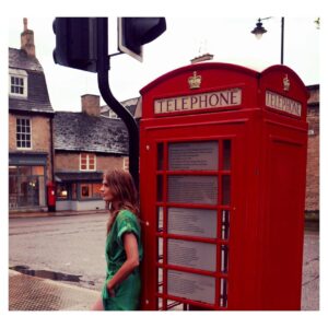 Stana Katic Instagram - E.T.  ☝🏽= ?

#FridayMorningMath

#Fbf