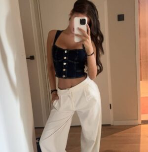 Stefania Liberakakis Instagram - just a few mirror pics for you💗🌸
which fit is your favorite?✨