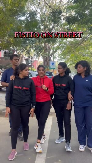 Sumaiya Naaz Instagram - “Fitsio on streets”serve to understand physiotherapy’s role as a social service, emphasizing hands-on techniques over modalities or surgeries.

Also play a vital role in providing assistance to the general public and raising awareness about the benefits of physiotherapy.

#FitsioOnStreet | #PhysioForAll | #PainFreeMoves | #StreetPhysio | #PhysioAwareness | #MoveBetterLiveBetter | #HealingOnTheGo