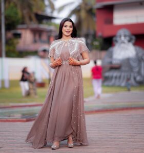 Actress Sumaiya Shaikh HD Photos and Wallpapers April 2025